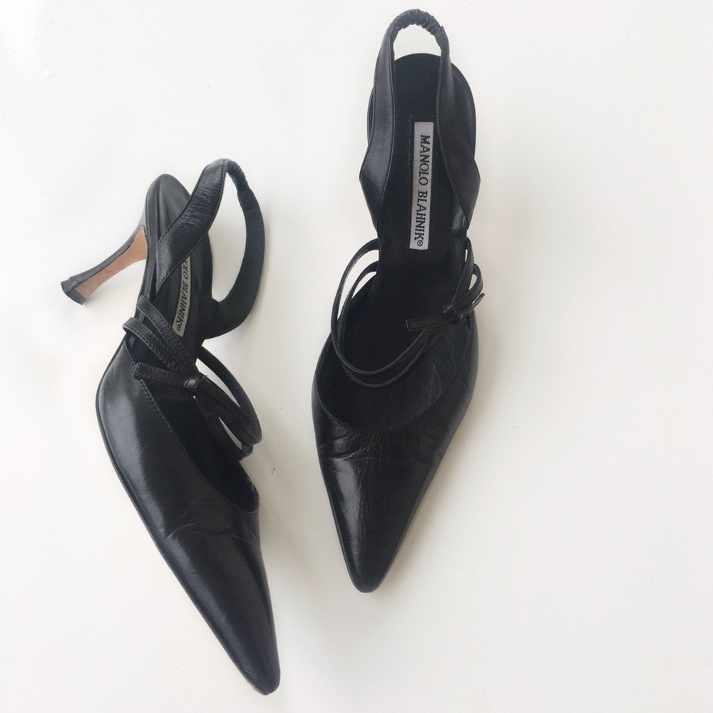 Manolo Blahnik Strappy Bow Pointed Toe Heel 6